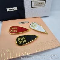ราคา Miu Miu engraved-logo Enamel Hair Clip กิ๊บหนีบผม โลโก้ มิว มิว งานเหล็กสีทอง เคลือบสี แดง ดำ ขาว พร้อมจัดส่ง งาน 1:1| (52405008757)