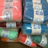 ราคา (แพ็คนึงมี 5 กลุ่ม) ไหมพรม S&C(สีล้วน)เส้นใหญ่ เนื้อนุ่ม สีสวย ถักง่าย(ขายยกแพ็ค) สีให้เลือกในภาพ(ราคาถูกสุดคุ้ม)(หน้า2) (3137746120)
