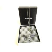 ราคา Authentic CHANEL CC Logo Camellia Motif Plastic Plated Silver Chain Necklace #9786 Pre-owned (24390476685)