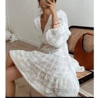 ราคา เดรสเกาหลี เนื้อผ้าเป็นลูกไม้เกรดนำเข้า ทอลาย ฉลุทั้งตัว ทรงแขนยาว งานสวย ช่วงคอเดินแถบด้านหน้าอย่างดี งานบุซับใน (17782906952)