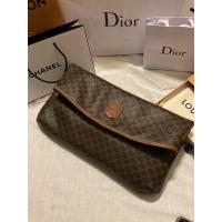 ราคา Celine Vintage Clutch Used like new ใหม่มาก ของแท้ (6358634133)