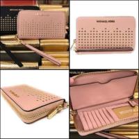 ราคา กระเป๋าสตางค์ michael kors สีชมพู ใส่มือถือได้ทุกรุ่นค่ะ (1839806423)