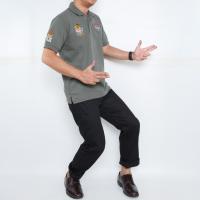 ราคา เสื้อโปโลปักลายปืน เท่ห์มีสไตล์แบบหนุ่มในเครื่องแบบ แต่ละรอบลายปักจะไม่เหมือนเดิมน่ะ (41463821546)