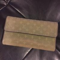 ราคา กระเป๋าสตางค์หลุยส์ของแท้ (1757133696)