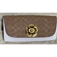 ราคา Coach Sunglass Case กล่องใส่แว่นงานช็อป + พวงกุญแจ มือ 1 (28910105172)