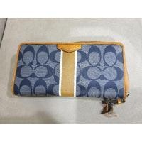 ราคา Coach Zip Long Wallet กระเป๋าสตางค์ใบยาว ซิปรอบ จุของได้เยอะ สภาพใช้งาน (7461665883)