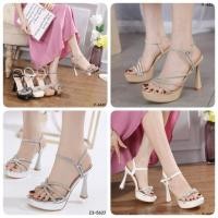 ราคา รองเท้าส้นแชมเปญรัดข้อ หนังแก้ว สูง 4.5 นิ้ว ขายดีที่สุด (43016768478)