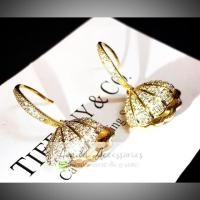 ราคา ต่างหูหอยมุกสีทอง งานเพชรcz ก้านเงินแท้ (1211202537)