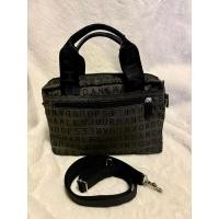 ราคา กระเป๋าผ้าไนล่อนสะพายข้าง (22956790866)