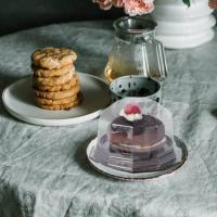 ราคา กล่องโดมใส่ขนมเหลี่ยมเพชร 8x5 cm.จำนวน 50 ใบ ฐานสีน้ำตาลพร้อมฝาปิด (14595304772)