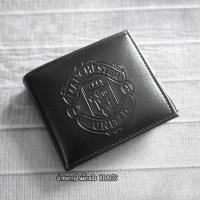 ราคา กระเป๋าสตางค์ 2 พับ หนัง PU ปั้มลาย แมนยู แบบเรียบๆ ช่องเยอะ มีช่องใส่เหรียญ (43765533915)