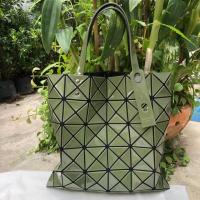 ราคา Used like new Issey Miyake Bao Bao 6x6 สีเขียวเข้มเหมือนใหม่ (6316281674)