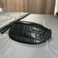 ราคา กระเป๋าคาดอก Charles & Keith สีดำ มือสอง ใหม่มาก (25216526945)