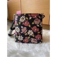 ราคา พร้อมส่ง Kate Spade Darcy small bucket road trip flora (22905992922)