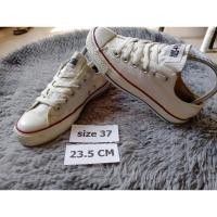 ราคา รองเท้าผ้าใบแบรด์นแท้มือสอง converse size37 ความยาว 23.5 cm (23125891716)