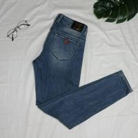 ราคา กางเกงยีนส์ Guess แท้มือสอง สภาพดี (5236869760)