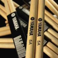 ราคา ไม้ตีกลองไม้มะฮอกกานีและวอลนัท สำหรับกลองชุดและกลองไฟฟ้า Yamaha ผู้เริ่มต้น (45403807204)