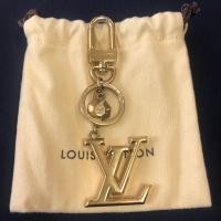 ราคา Used Like New !!! LV Charm & key holder (9411143916)
