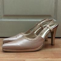 ราคา รองเท้าส้นสูงหัวแหลมออกงานสีโรสโกลด์ Fashion Eyes ไซซ์ 37 มือสอง สภาพใหม่มาก ใส่ครั้งเดียว (6009642008)