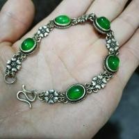 ราคา โบราณเบ็ดเตล็ดเงินบริสุทธิ์ทิเบตเงินฝังพรีเมี่ยมธรรมชาติหยกเก่าวัตถุเก่าสร้อยข้อมือสร้อยข้อมือสร้อยข้อมือเงินแท้ย้อนยุค 1.20 เอฟซี (52104965663)