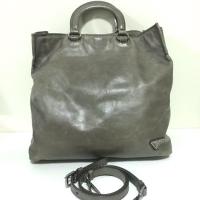 ราคา กระเป๋า prada leather ของแท้ มือสอง (2290447209)