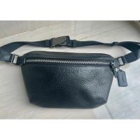 ราคา กระเป๋าคาดอกcoachชาย หนังวัวแท้ สีดำ used like new (19673610424)