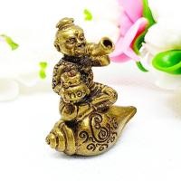 ราคา กุมารเป่าแตรเรียกทรัพย์ สุดยอดกุมารสังข์มงคลถือถุงทองเป่าแตรเรียกเงินเรียกทอง เนื้อทองเหลือง ประมาณ3ซม. (10879608222)