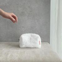 ราคา Off-White Terry Pouch กระเป๋าเครื่องสำอางขนนุ่ม (22965906109)