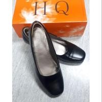 ราคา รองเท้าส้นสูงสีดำ มือสอง ใหม่มากๆ (6714510367)