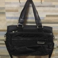 ราคา กระเป๋าสะพายข้าง Asics brand แท้ มือสองสภาพสวย (2421963652)