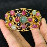 ราคา กำไลดอกไม้พลอบหยกทับทิมไพลิน (25032246789)