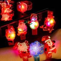 ราคา สร้อยข้อมือ ปาร์ตี้คริสต์มาส ของเล่น LED เรืองแสง การ์ตูนซานต้าหิมะ สายรัดข้อมือเกม เด็ก สร้างสรรค์ ไฟกระพริบ ของขวัญที่ระลึก (25350634094)