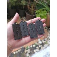 ราคา แท๊ค Size L สีดำขอบน้ำตาล ป้ายแท๊คห้อยกระเป๋า Tag Coach สีดำขอบน้ำตาลเข้ม ของแท้ Size L (6162018329)