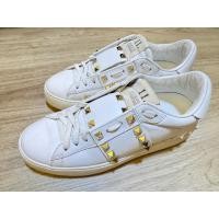 ราคา รองเท้าผ้าใบ Valentino มือสอง ของแท้ ไซส์ 36 ใหม่มาก กริบ (45704149089)