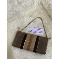 ราคา กระเป๋า Charles & Keith ทรงคลัทช์ แท้ % สภาพเหมือนใหม่ (4846645267)