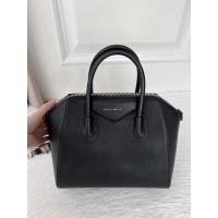 ราคา Good condition Givenchy small 2018 ขนาด 11 x 10 นิ้ว สภาพดี ราคา 23,000 (21253233171)