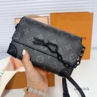 ราคา กระเป๋าเดินทาง Boutique Ready Stock Gift Box Packaging Backpack, Crossbody Bag, Retro Bag, Crossbody Bag, Bag (53705501873)