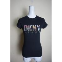 ราคา DKNY เสื้อยืดสีดำสกรีนลาย Cityscape Glitter (53005492825)