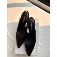 ราคา charles&keith รองเท้ารัดส้นสีดำ ไซส์38 (54654642545)