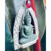 ราคา พระหยกพม่าแท้ เนื้อเกรดสวย หน้าตัก 2 cm สูง 3 cm กรอบเงินแท้ประดับทับทิมแท้ (24495417979)