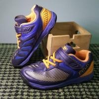 ราคา รองเท้าฟุตซอล FILA มือสอง ของแท้ ขนาดเท้ายาว 20 cm (4016086807)