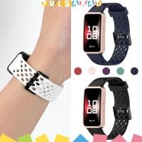 ราคา สายนาฬิกากีฬาซิลิโคน for Huawei Band 10 9 8 /NFC กีฬาซอฟท์เปลี่ยนสายรัดข้อมือสายรัดข้อมือระบายอากาศกับสายยาง (52705048865)