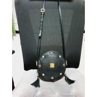 ราคา Mcmแท้%งานเยอรมันทรงกลมหนังสีดำมือสองสวยสภาพดีอะไหล่ยังทองงาม (40753588167)