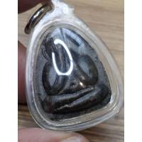 ราคา ( ประกันแท้ ) พระปิดตาพิมพ์ใหญ่ หลังยันต์ จุ่มลัก ออกวัดศรีพโลทัย ชลบุรี ปี 2516 หลวงปูิทิม อิสรโก ปลุกเสก (26571339223)