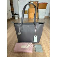 ราคา กระเป๋า RADLEY LONDON มือสอง ของแท้% สภาพสวยใหม่เหมือนไม่ผ่านการใช้งาน ราคาดี คุ้มมาก (24138968811)
