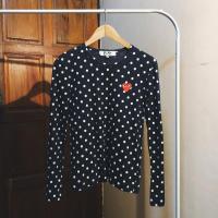 ราคา (used like new) comme des garcong play เสื้อแขนยาวสีกรมลายจุดหัวใจสีแดง (8865649915)
