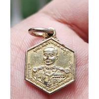 ราคา เหรียญกรมหลวงชุมพรปี 27 รุ่นสร้างอนุสาวรีย์ นย.พิมพ์จิ๋ว เนื้อกะไหล่ทอง มีตอกอุ (16901986182)