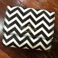 ราคา กระเป๋าสตางค์ Kate Spade มือ2 ของแท้ (2555683693)