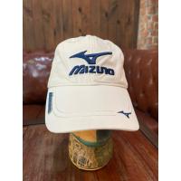 ราคา หมวกกอล์ฟ Mizuno สีครีม โลโก้น้ำเงิน (49102427670)