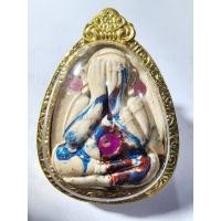 ราคา หลวงปู่มหาศิลา ปิดตา มหารวย หลังท้าวเวสสุวรรณ พร้อมเลี่ยม สร้อยข้อมือ (KA522) (27218436016)